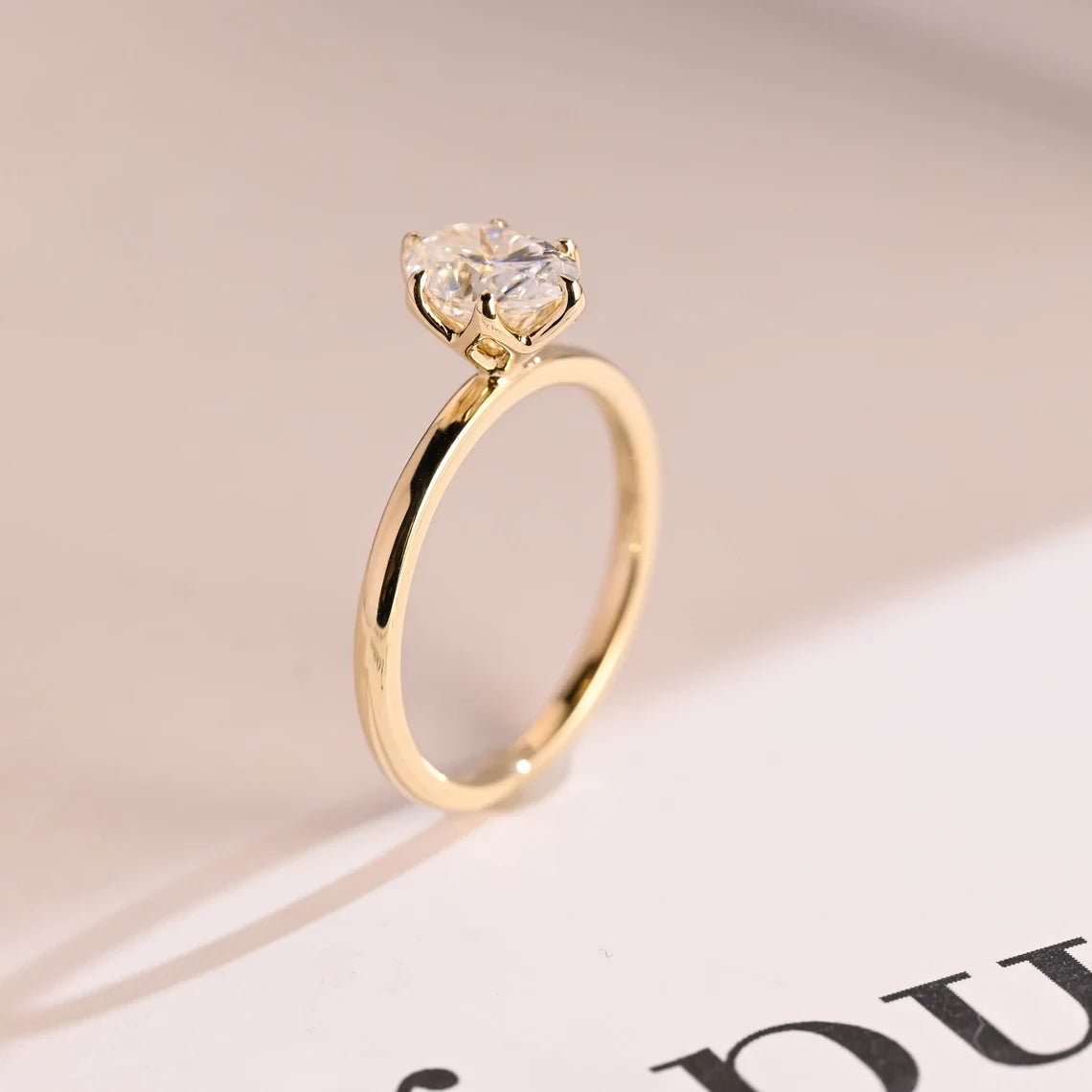 oval moissanite diamond