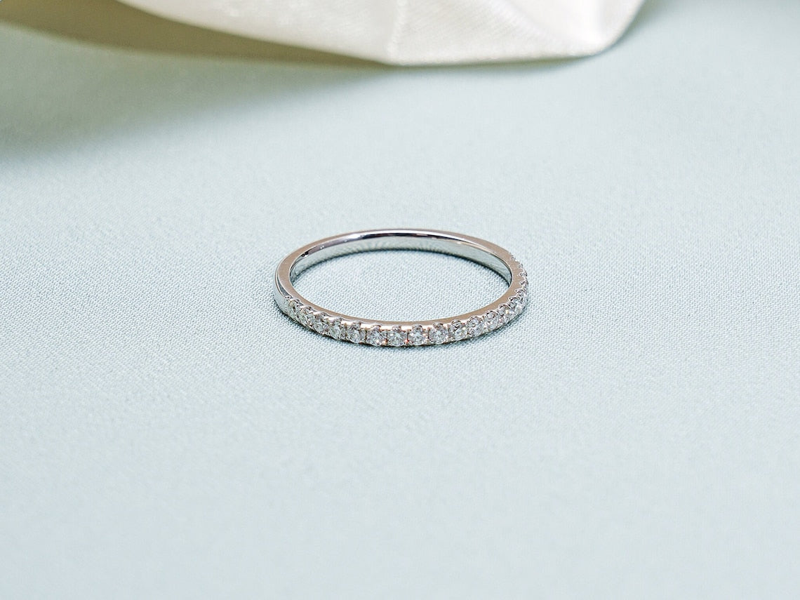 Solid gold wedding band