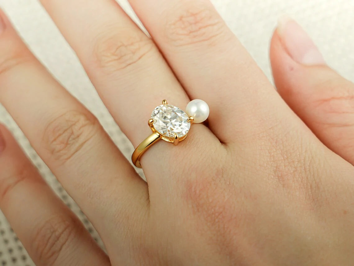 Elegant Gold Ring