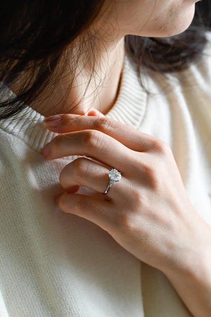 Sparkling Moissanite Ring