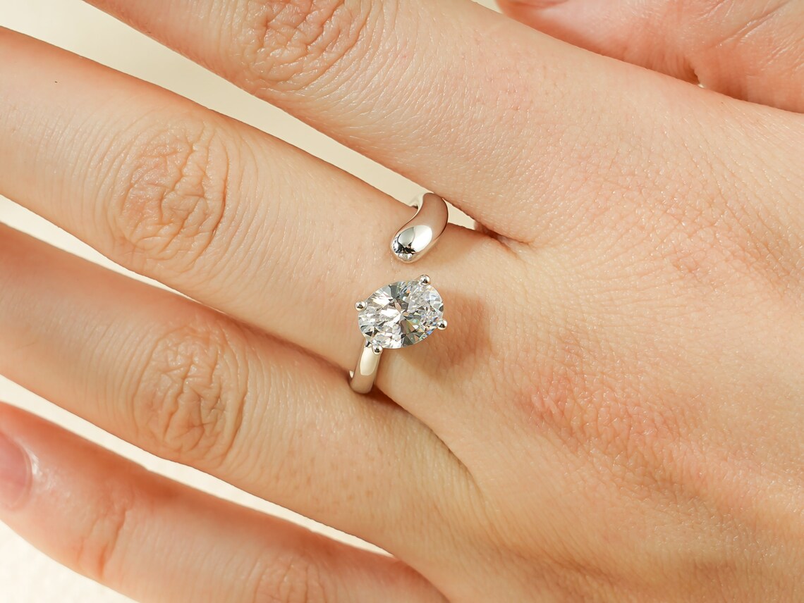 minimalist moissanite ring