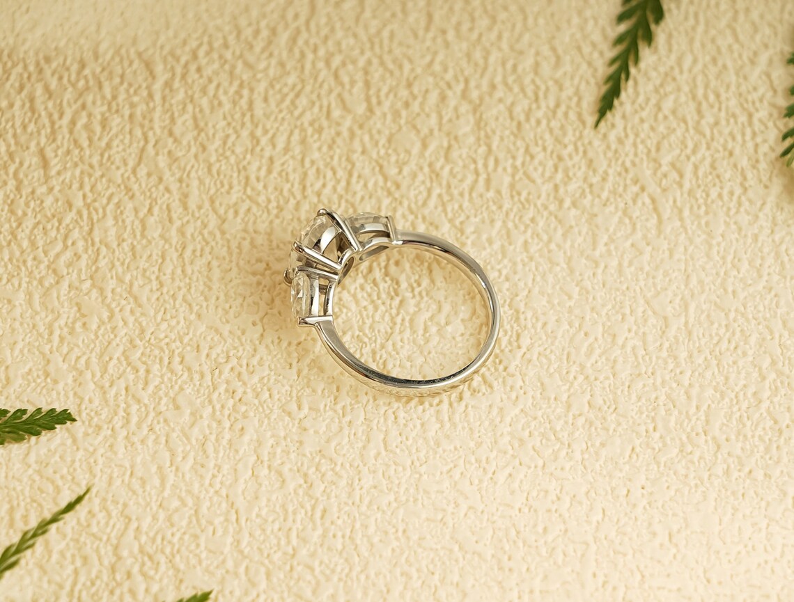 Elegant proposal ring