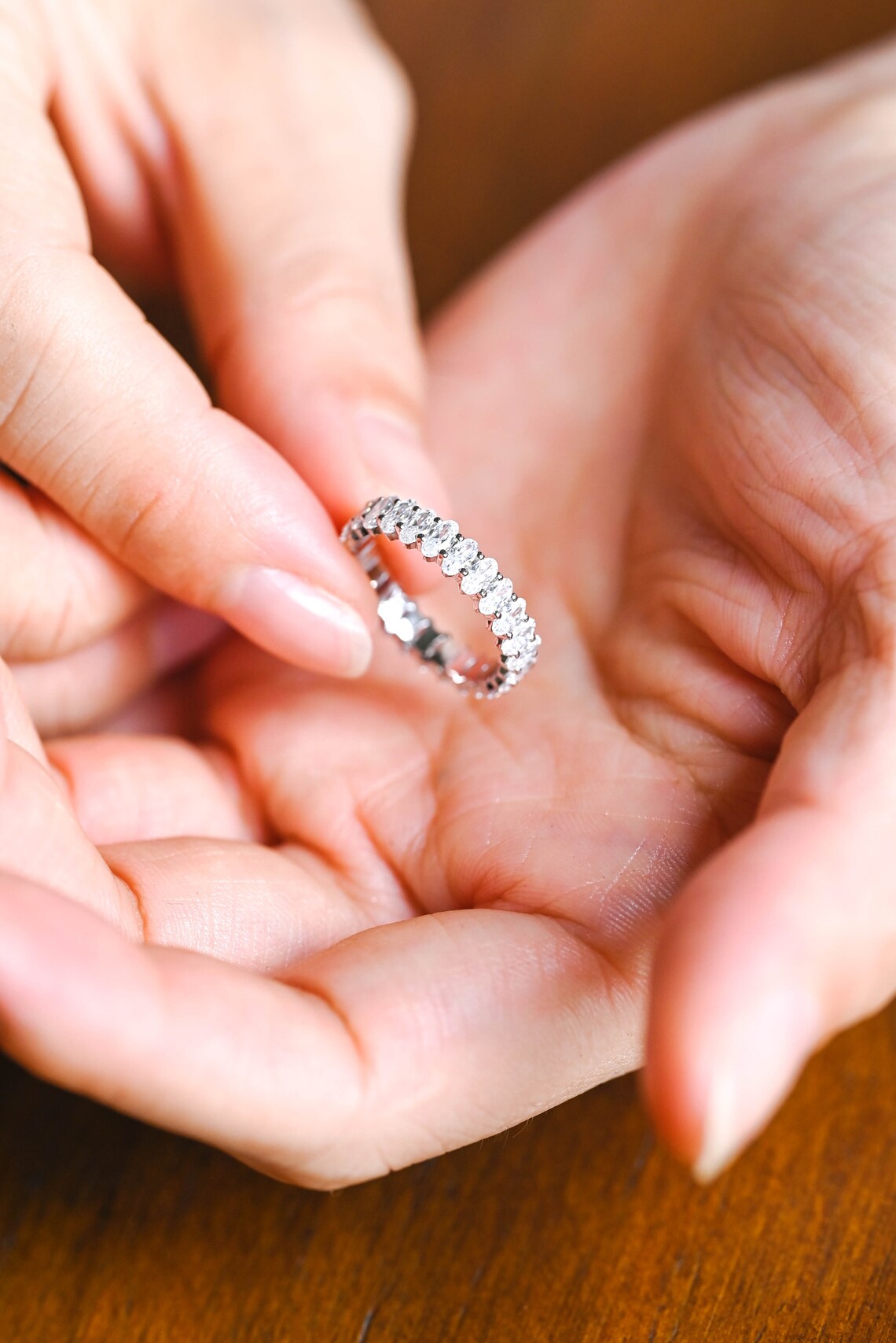 Oval cut moissanite diamond ring