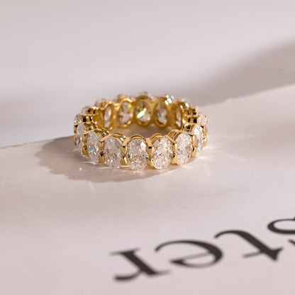 Claw Prong-Set Moissanite Band