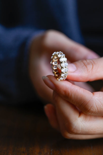Sparkling Moissanite Band