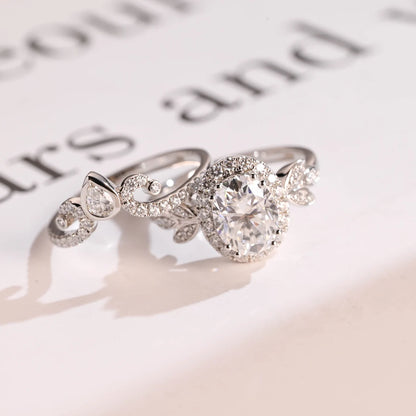 Bezel pear and round diamond band