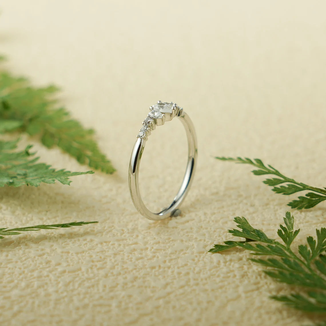 Fine jewelry wedding band