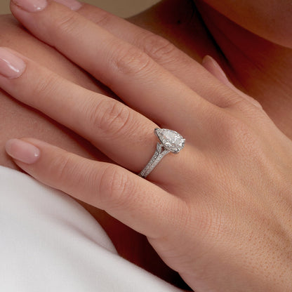 Vintage-inspired split shank ring