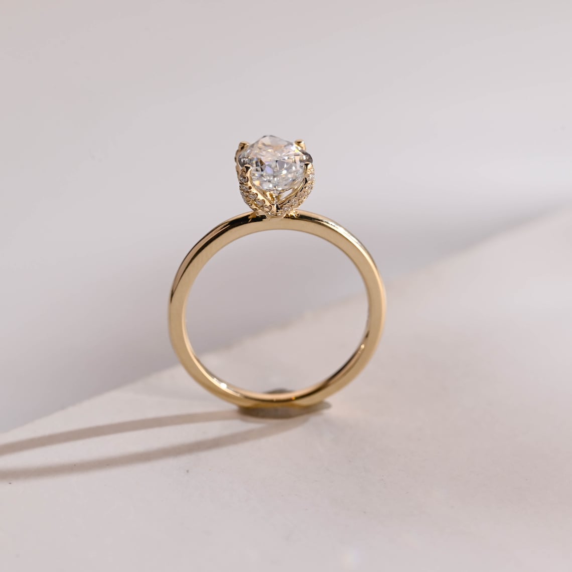 Straight shank solitaire ring 