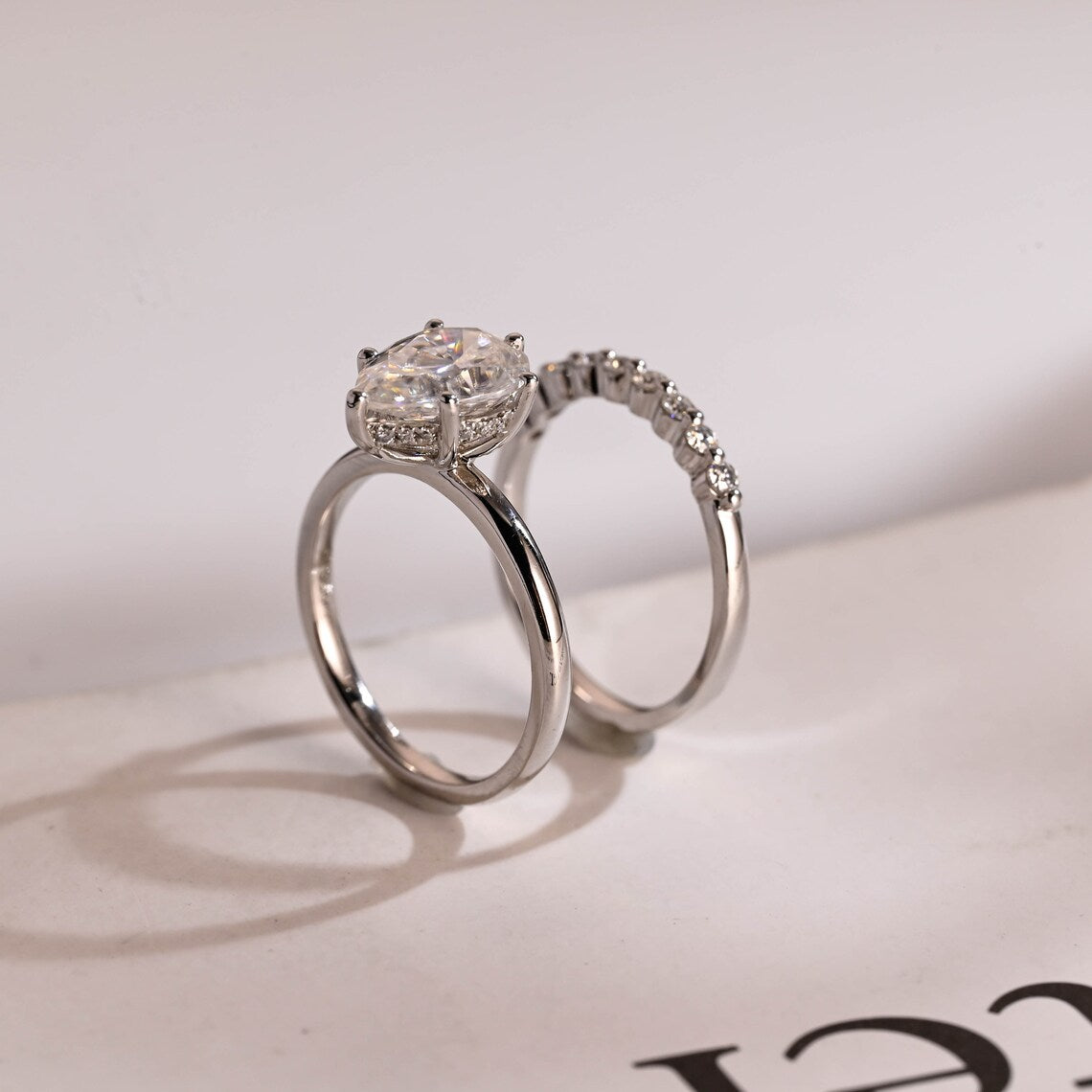 Hidden halo wedding ring 