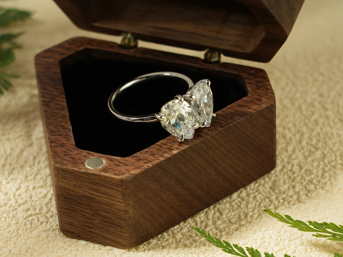 Colorless toi et moi moissanite ring