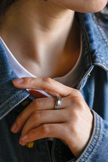 Men's wedding ring
