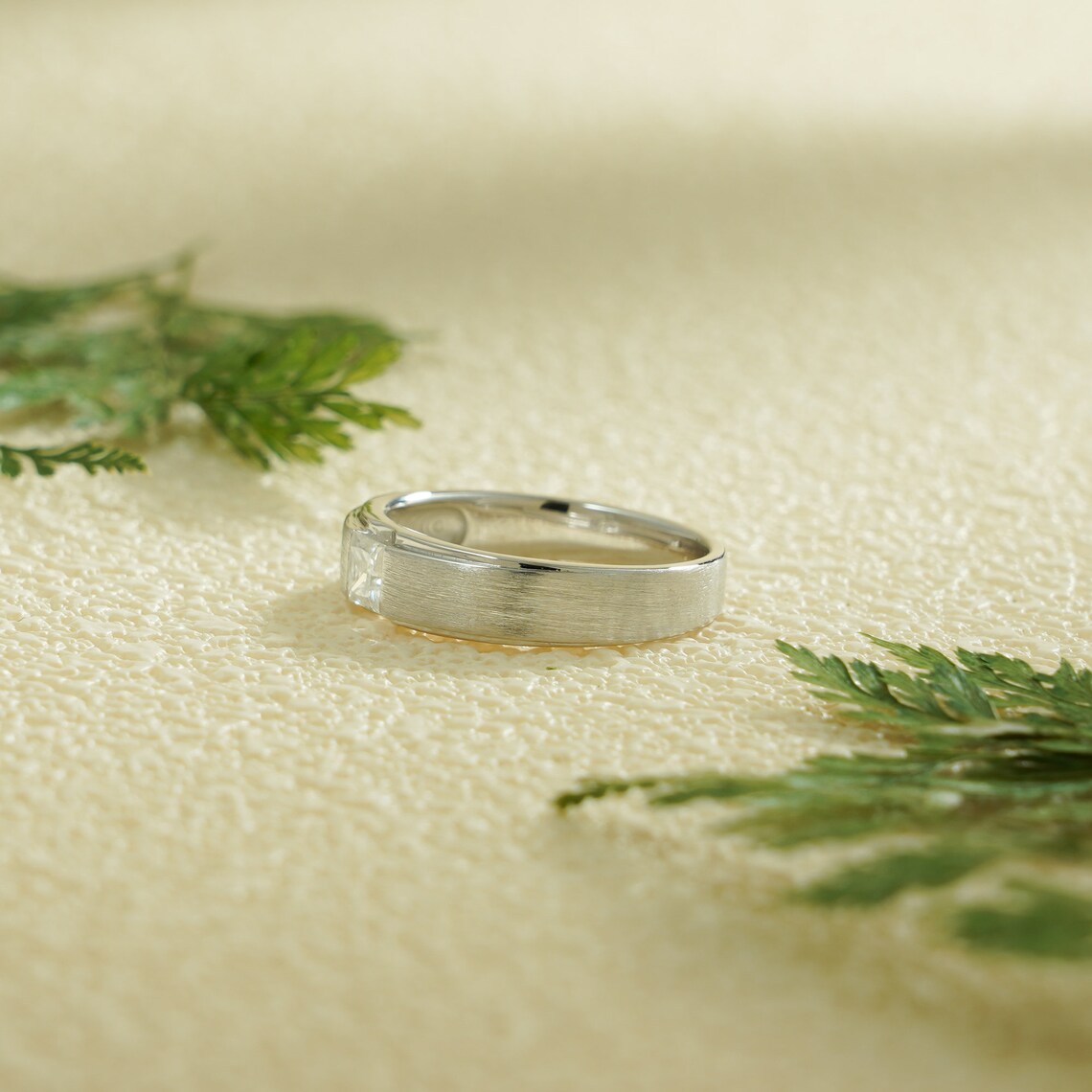 Modern wedding ring