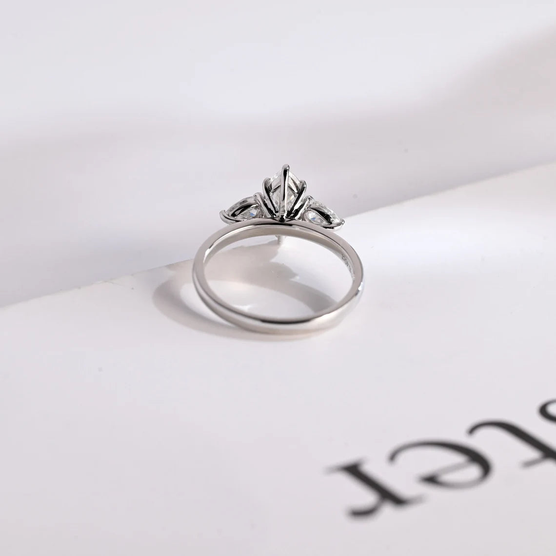 Luxury engagement ring