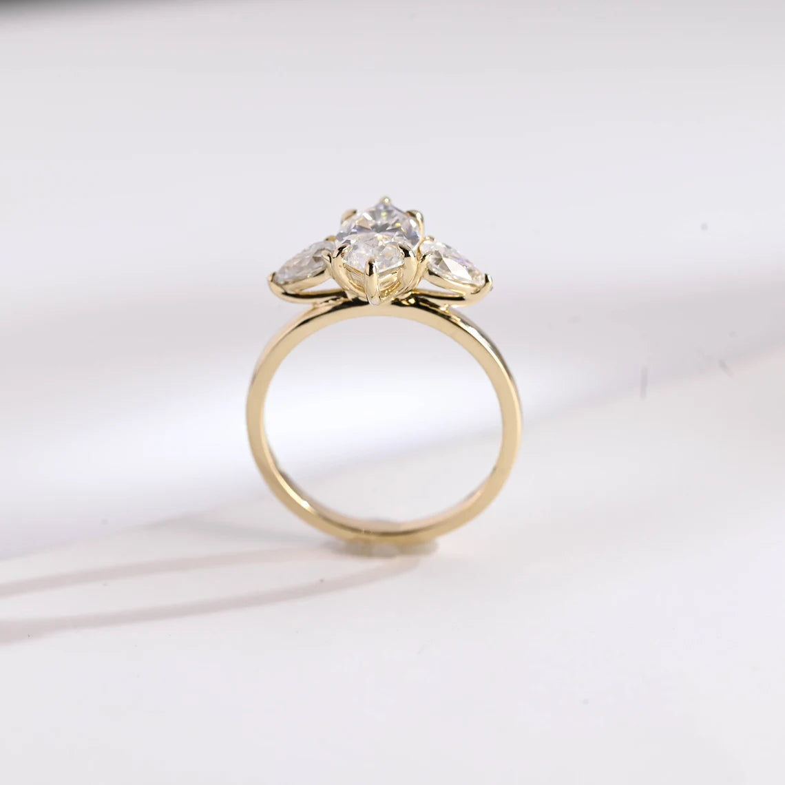 Pear side stone ring