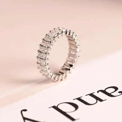 Prong set diamond band