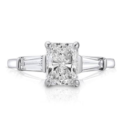 Luxury engagement ring
