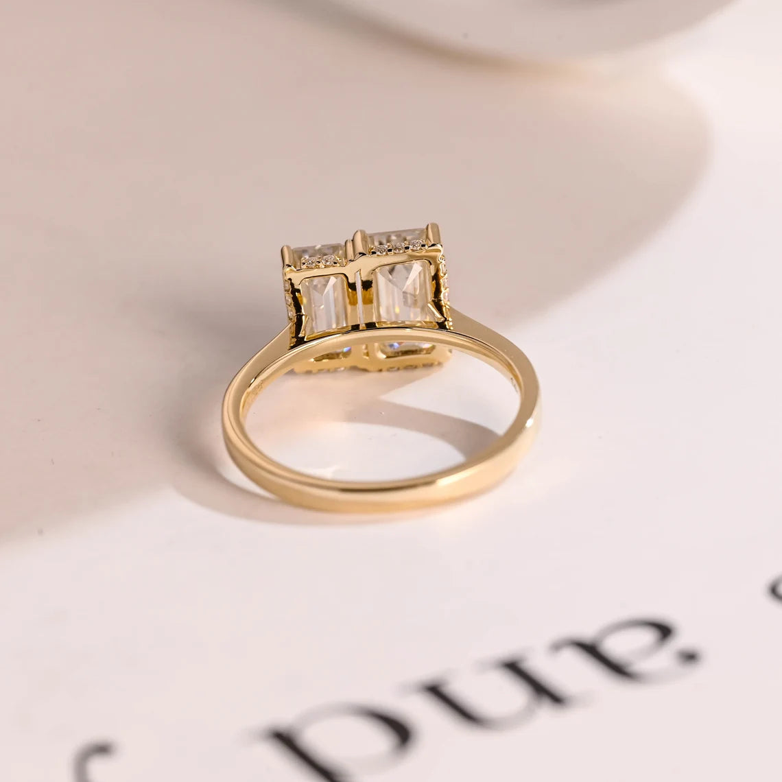Minimalist wedding ring