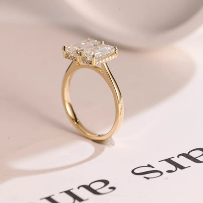 Modern engagement ring