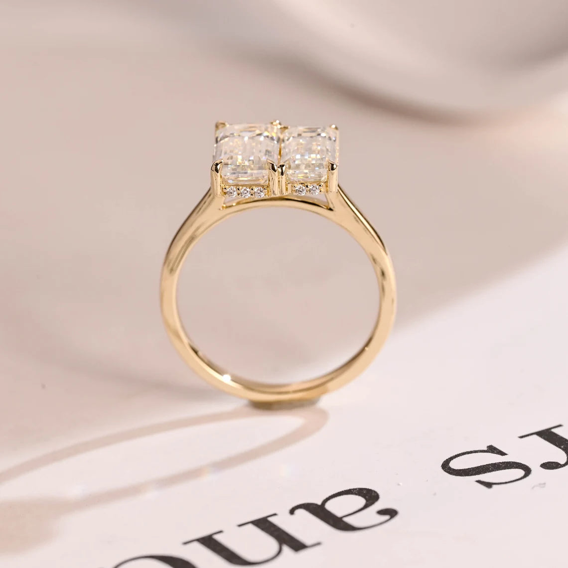 Hidden halo ring