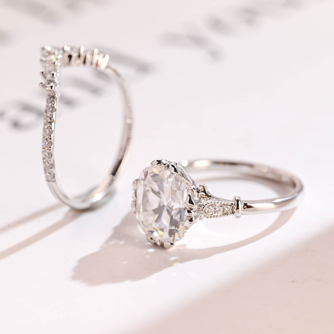 Classic prong-set ring