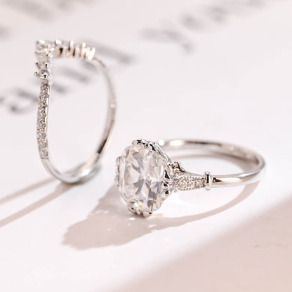 Classic prong-set ring