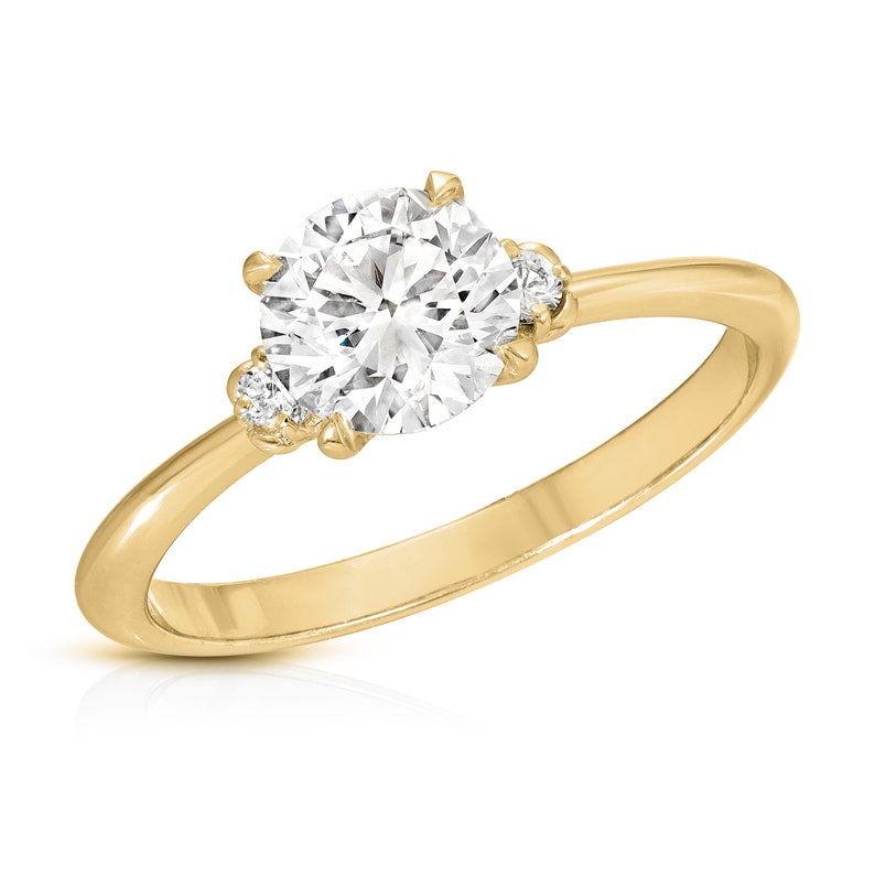 Yellow gold ring