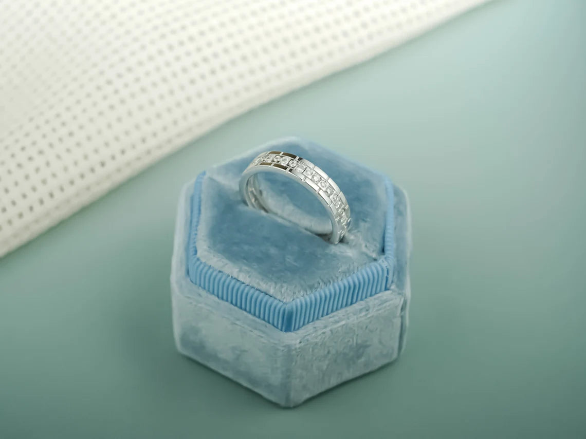 Full eternity wedding band