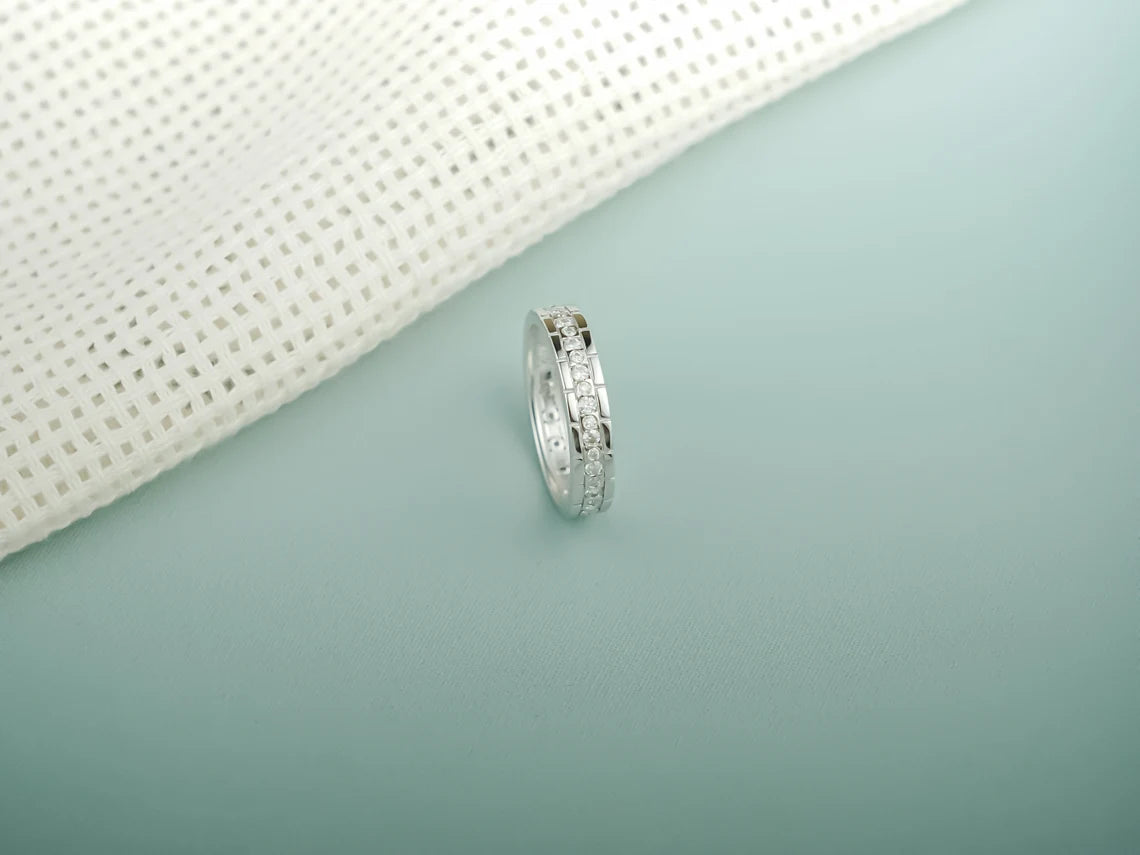 Unique wedding band for her