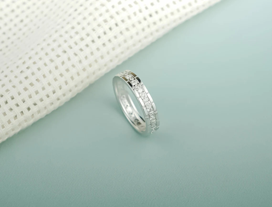 Vintage moissanite ring