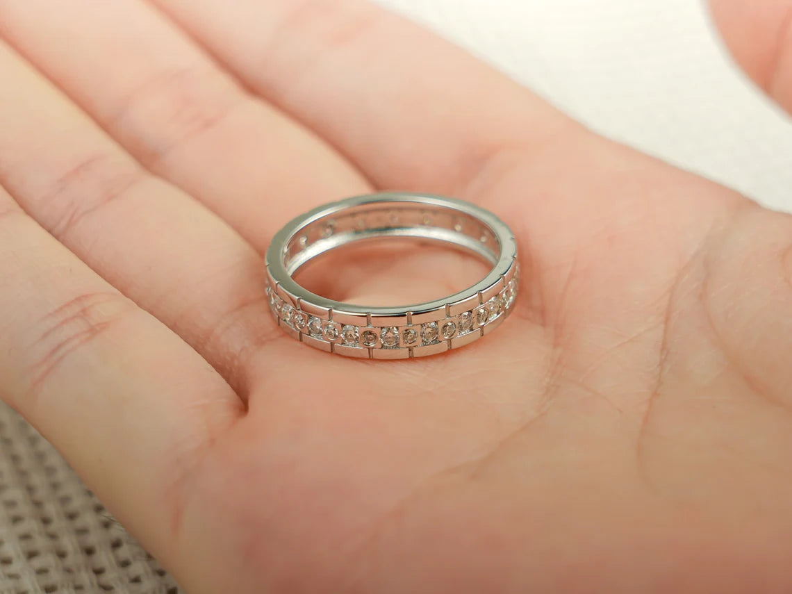 Timeless eternity ring