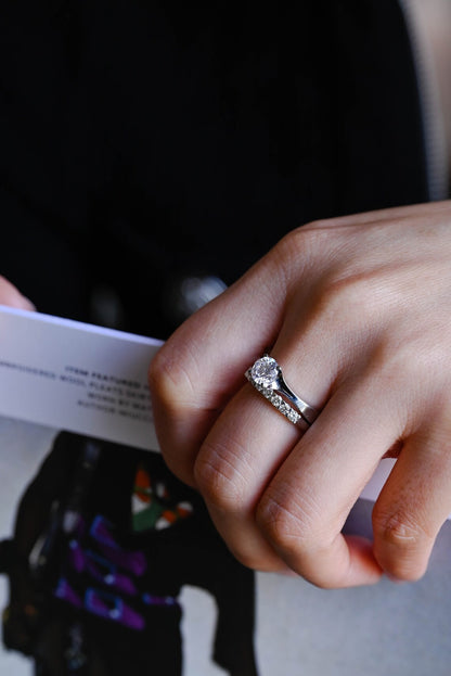 Timeless engagement ring