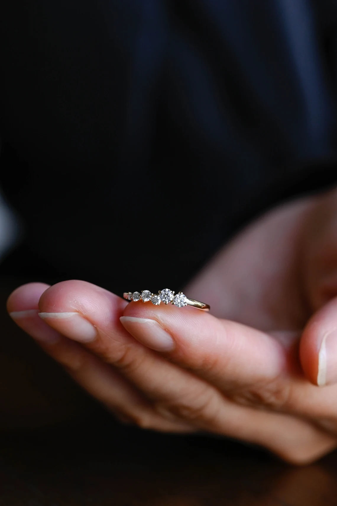 Round cut moissanite band