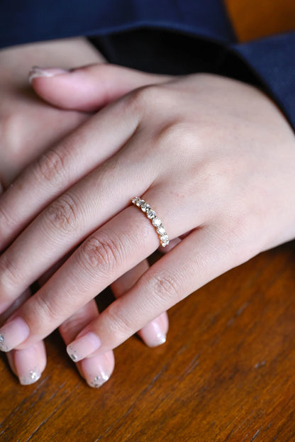 Timeless wedding band
