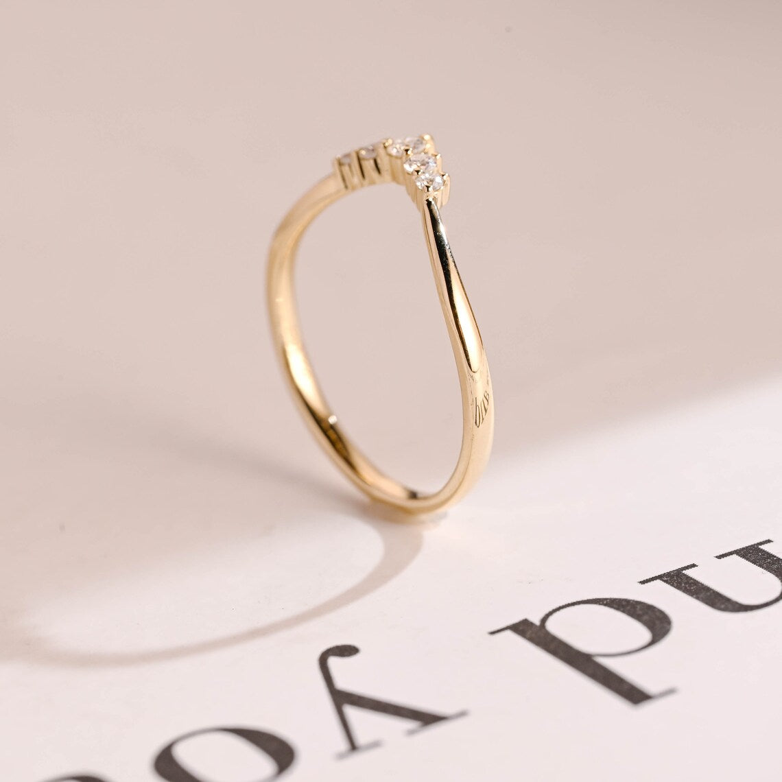 Moissanite curved band