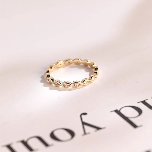 Round cut eternity band
