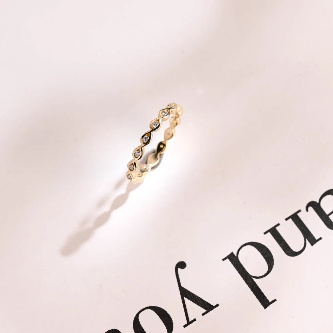 Minimalist wedding ring