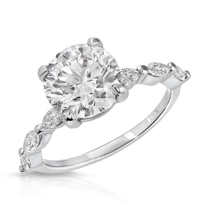 Anniversary ring for her
