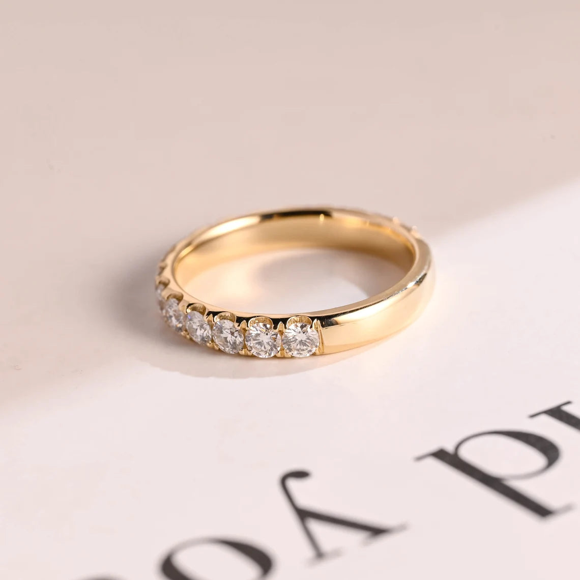Sparkling eternity ring
