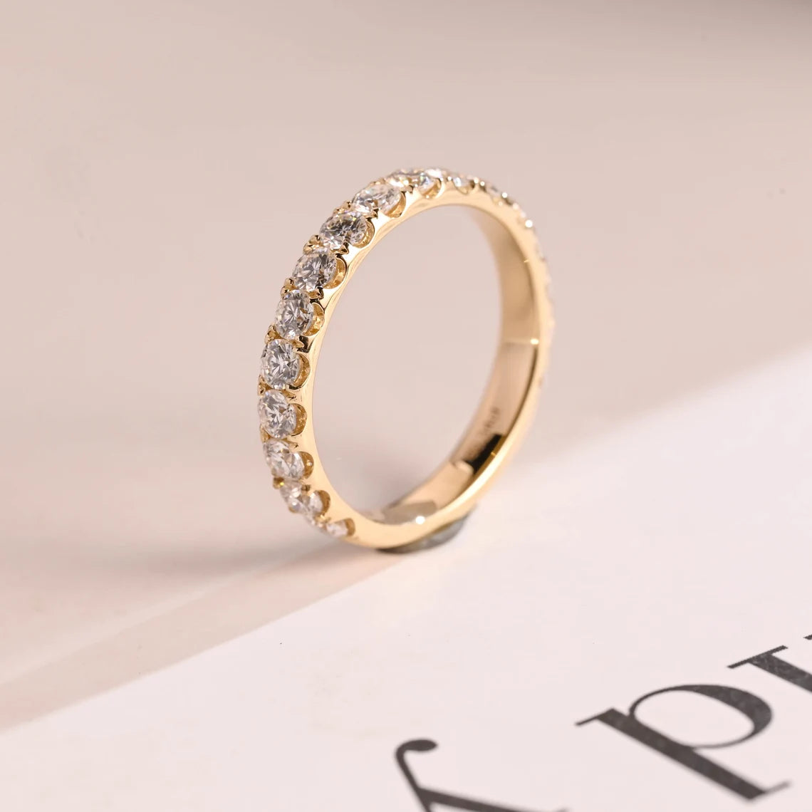 Classic diamond band