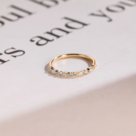 Round moissanite ring