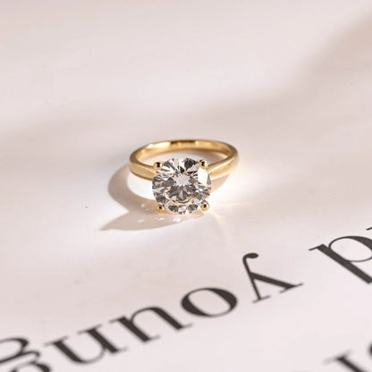 Simple Yet Stunning | Round Moissanite Ring | Solid Gold Sparkle

