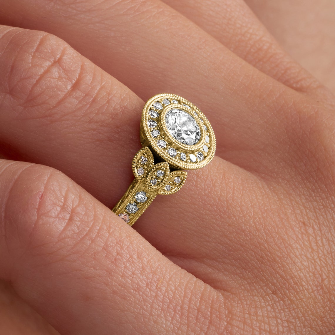 Yellow gold ring