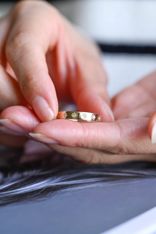 Round cut moissanite diamond ring