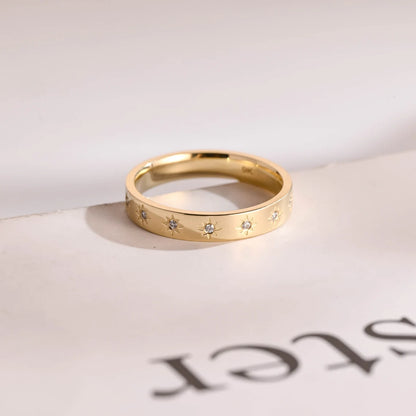 Round cut moissanite diamond ring