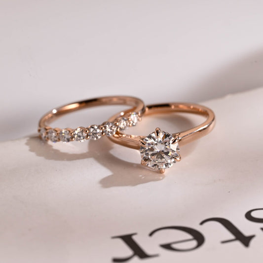 Round cut moissanite ring