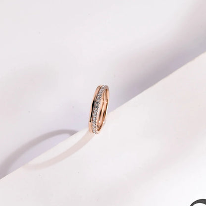 Minimalist wedding ring