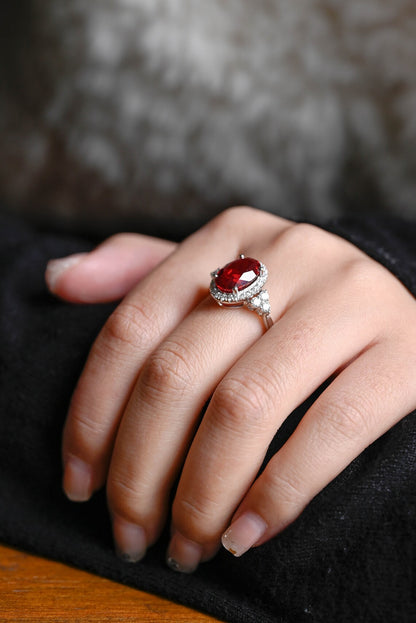 Round Side Stone Ring