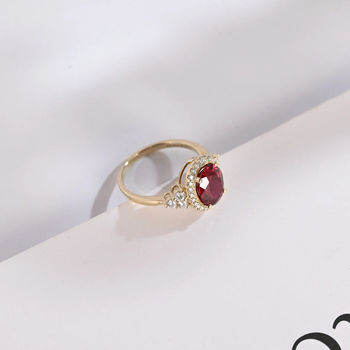 Cluster Side Dimond Ring