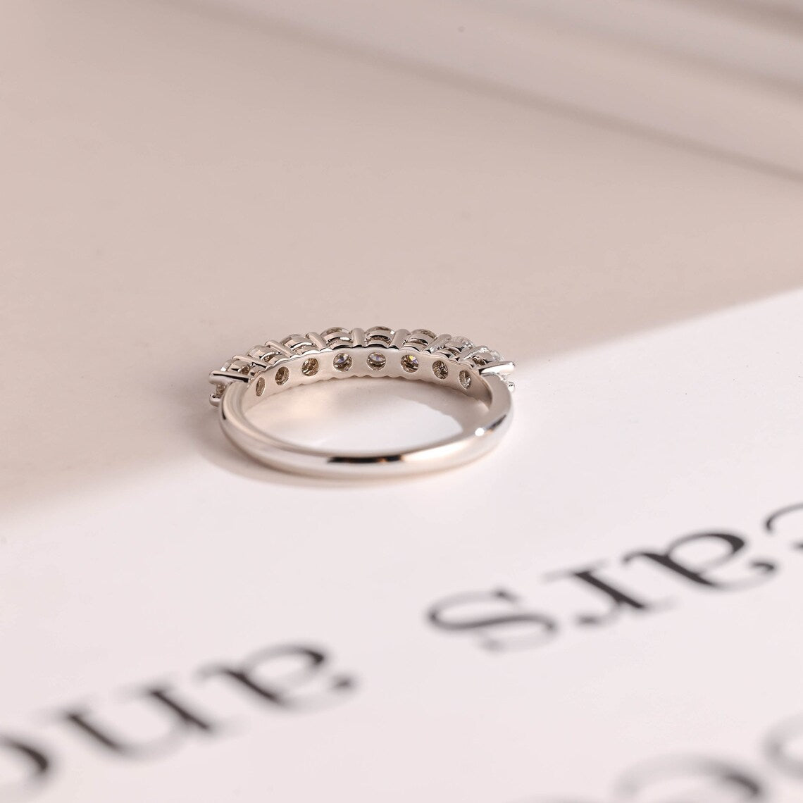 Classic diamond band